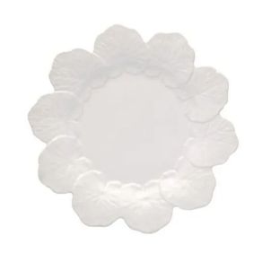 Alt-Plato-Pando-de-Loza-Blanca-Bordallo-Pinheiro-Coleccion-Geranio-28-cm-con-Relieves-de-Hojas-y-Flores- Alt-Plato-Pando-de-Loza-Blanca-Bordallo-Pinheiro-Coleccion-Geranio-28-cm-con-Relieves-de-Hojas-y-Flores-